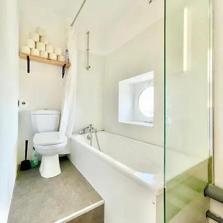 Le Bali - Proche De La Gare - Deluxe - Tout Confort - Lumineux - Internet Haut Débit Fibre - 1 Chambre - Netflix Lorient
