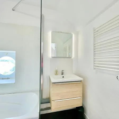 Le Bali - Proche De La Gare - Deluxe - Tout Confort - Lumineux - Internet Haut Débit Fibre - 1 Chambre - Netflix Lorient